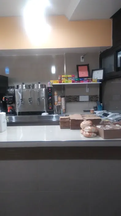 New Review Deli Inc Picture 2