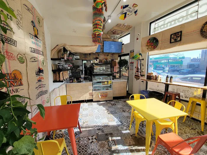 Pueblo Querido Coffee Roasters Café de Colombia Picture 5