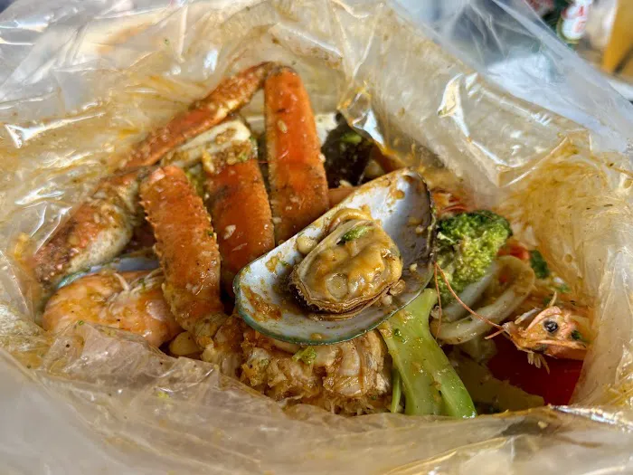 Cap't Loui Broadway - Cajun Seafood Boil Picture 1