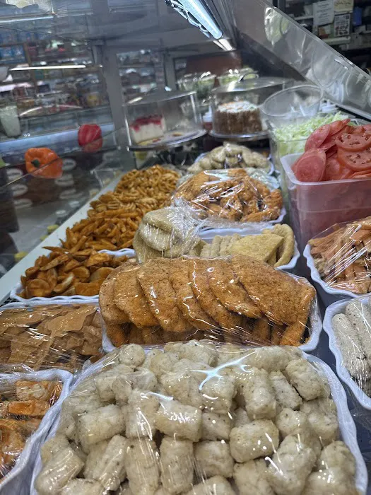 Eleganza Gourmet Deli Picture 4