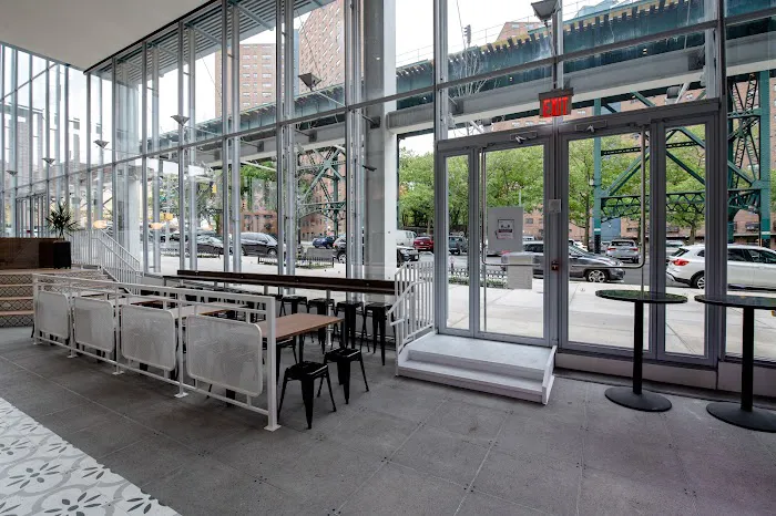 Manhattanville Market Picture 6