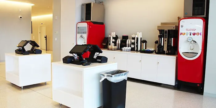 Robert F. Smith Dining Hall Picture 4