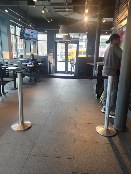 Shake Shack Harlem Picture 2