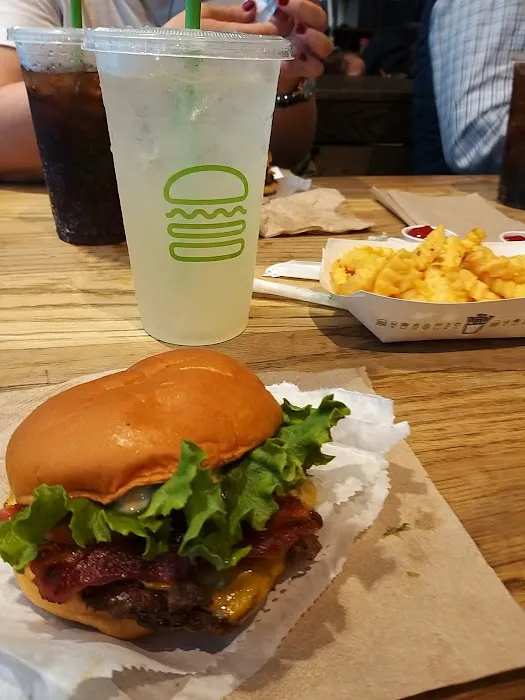 Shake Shack Harlem Picture 5