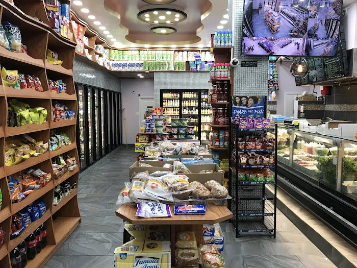 Yummy Food Deli Picture 9