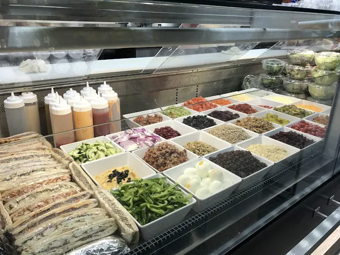 Yummy Food Deli Picture 3