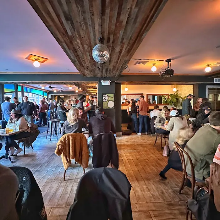 Threes Brewing Greenpoint Picture 9