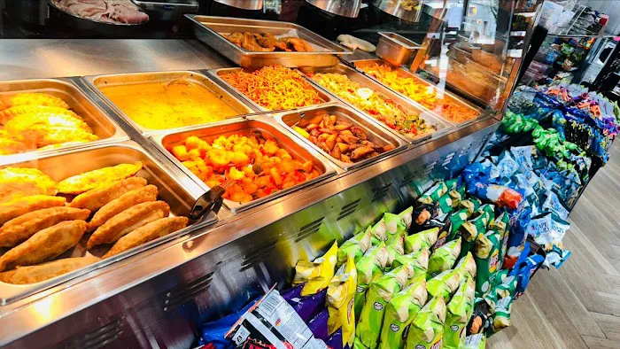 LaGuardia Gourmet Deli Picture 8