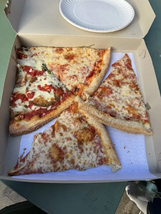 Sunnyside Pizza Picture 9
