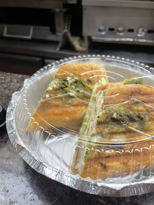 Oasis Pizza & Gyros Picture 2