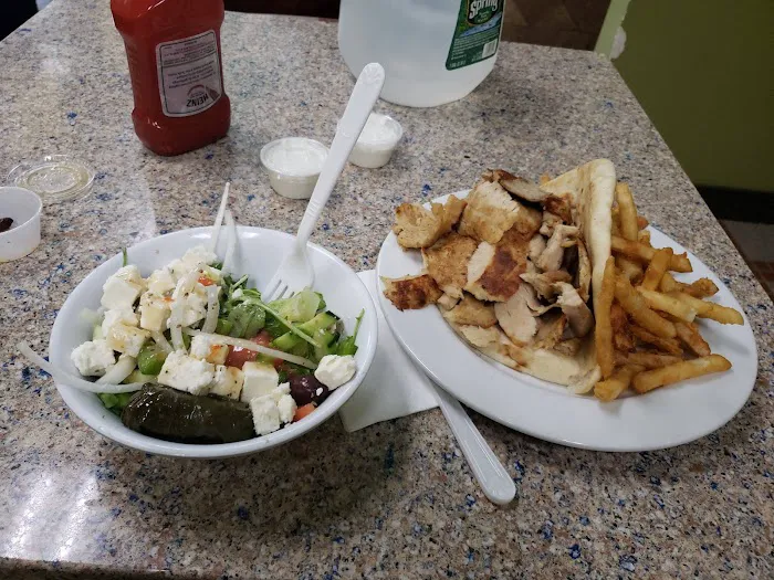 Oasis Pizza & Gyros Picture 9