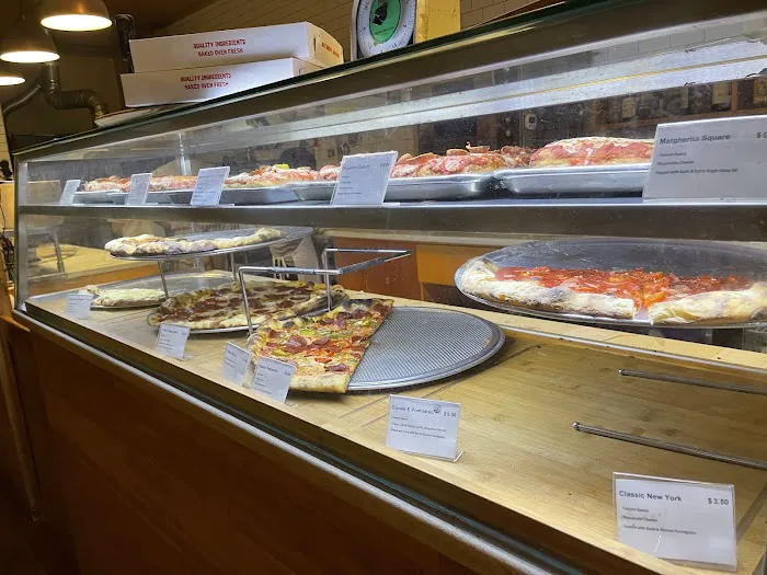 Philomena's Pizza Picture 5