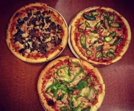 Singas Famous Pizza