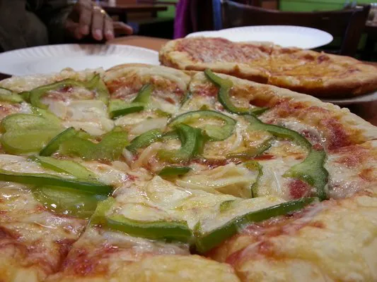 Singas Famous Pizza Picture 5