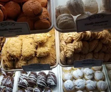 omonia cafe next door