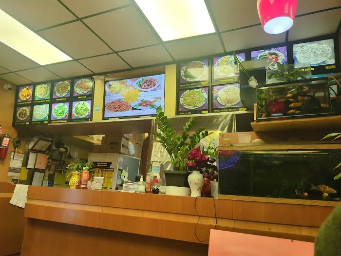 Broadway China Station Picture 8