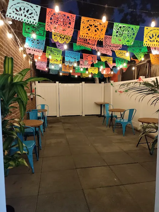 Broadway Taqueria Picture 2