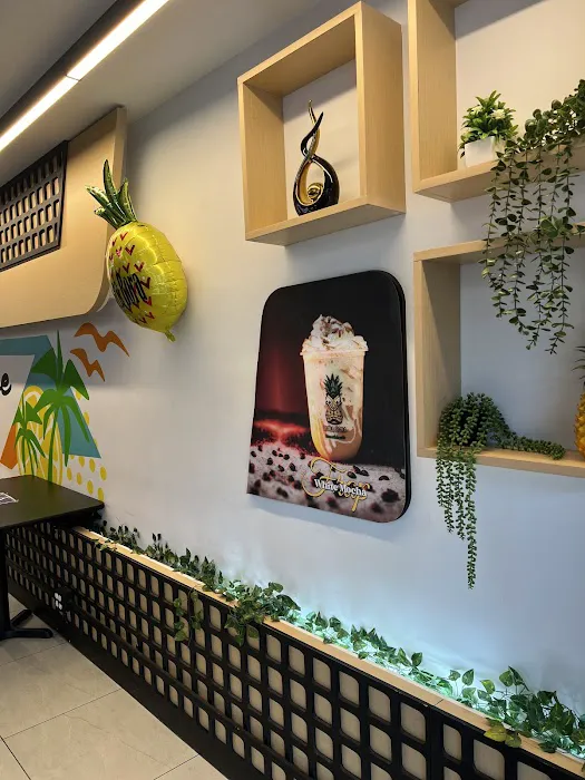 Bora Bora Smoothie Cafe - Astoria Queens Picture 6