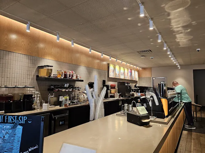 Starbucks Picture 3