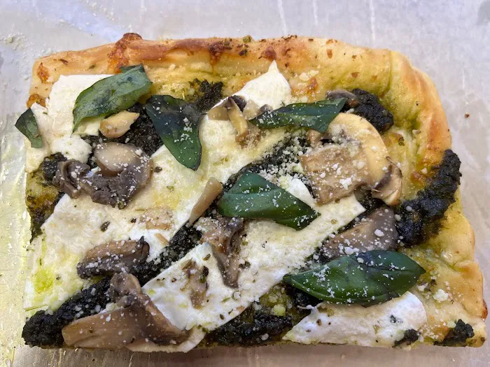 Vidali’s pizza Picture 10