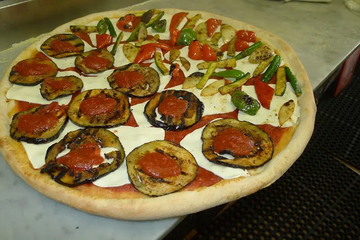 Vidali’s pizza Picture 1