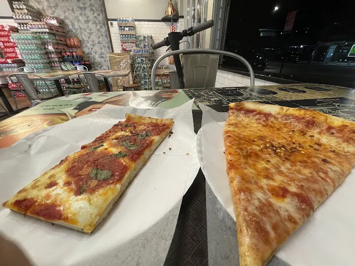Rosa's Pizza Picture 5