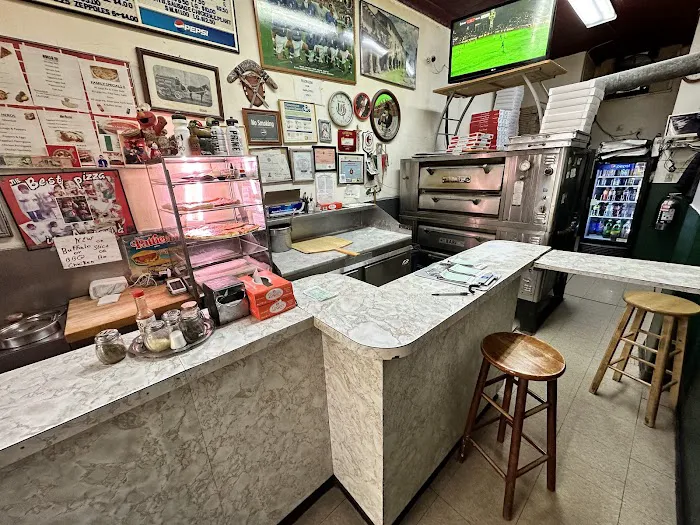 S & S Calabro Pizzeria Picture 2