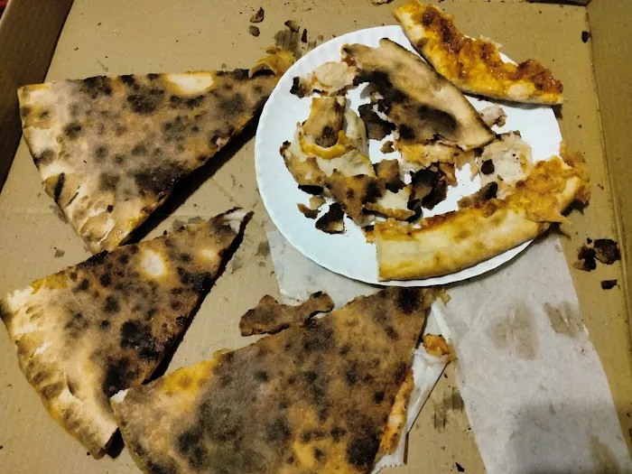 S & S Calabro Pizzeria Picture 9