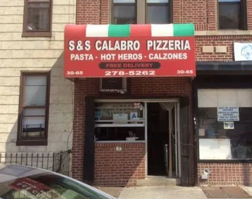 S & S Calabro Pizzeria Picture 7