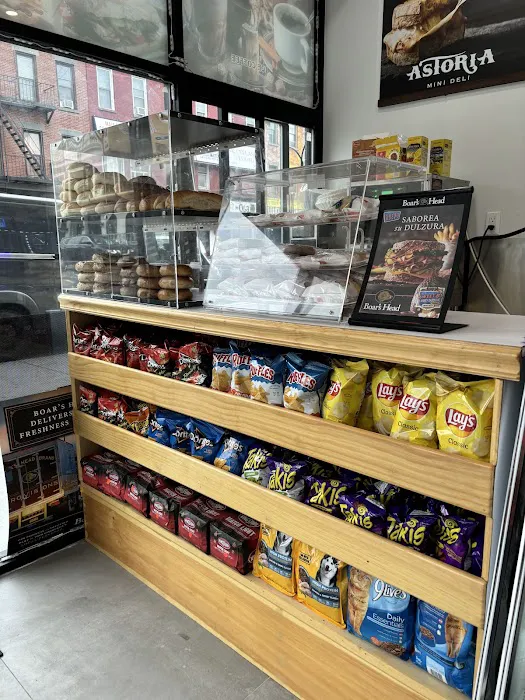 Astoria Mini Deli Picture 8