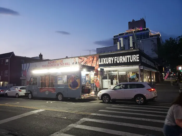 Mahmoud's Corner Halal Food Cart Picture 8
