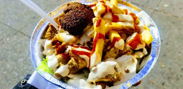 Mahmoud's Corner Halal Food Cart Picture 6