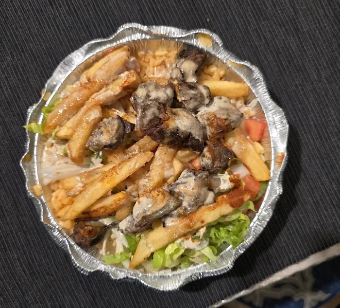 Mahmoud's Corner Halal Food Cart Picture 4