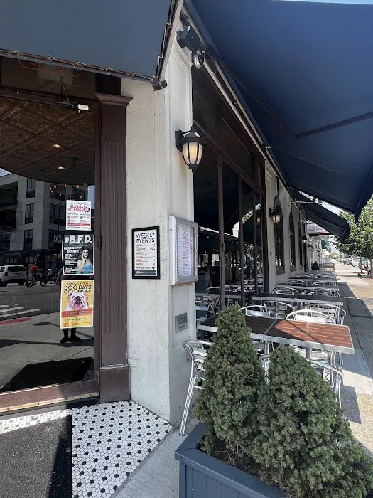 Oliver's Astoria Picture 3