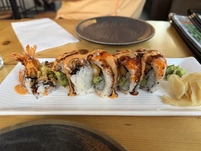 Hei Tiki & Sushi Bar Picture 6