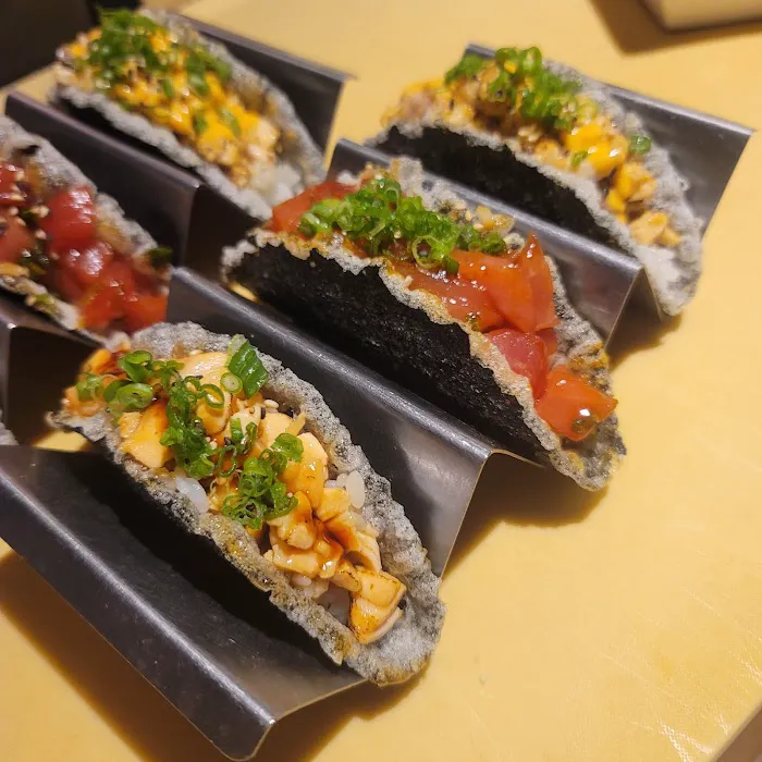Hei Tiki & Sushi Bar Picture 3