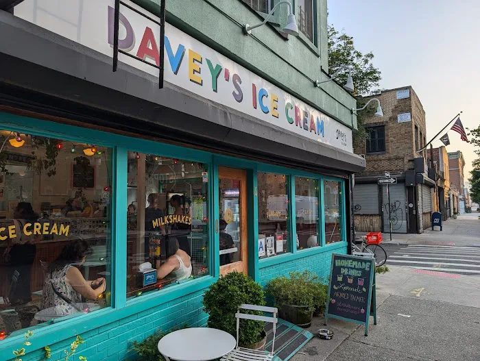 Davey's Ice Cream Picture 5