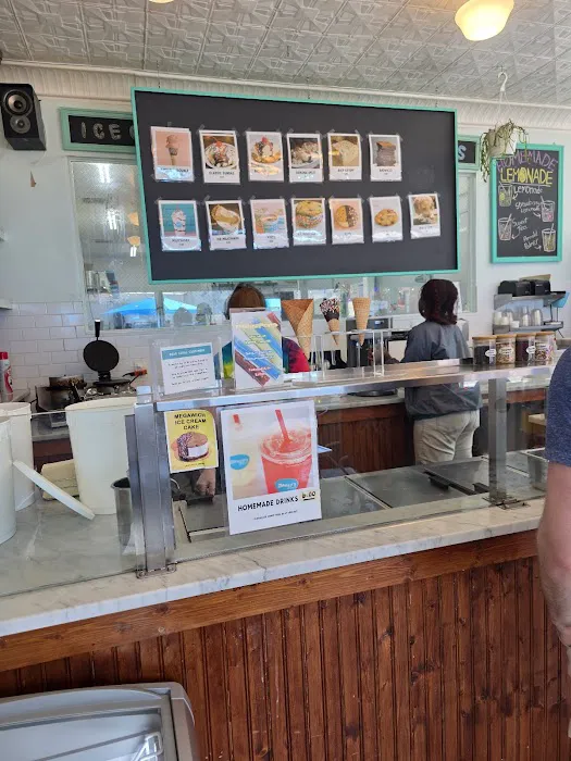 Davey's Ice Cream Picture 8