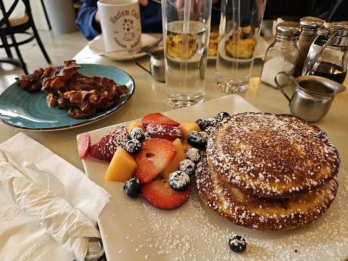 Harlem Cafe Picture 5
