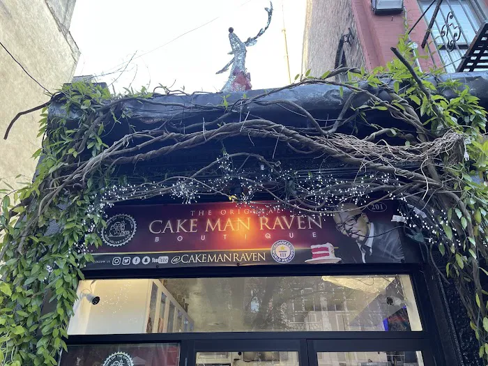 The Original Cake Man Raven Picture 10