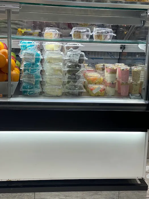 Exquisite Deli & Grill Picture 1