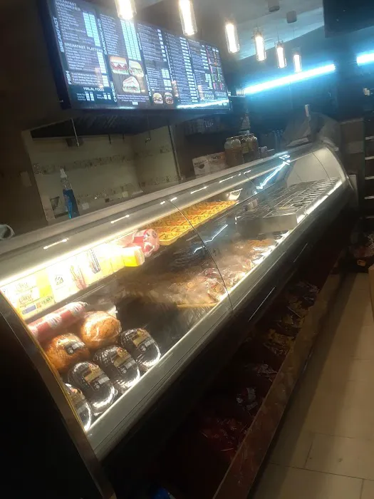 537 Deli & Grocery Picture 3