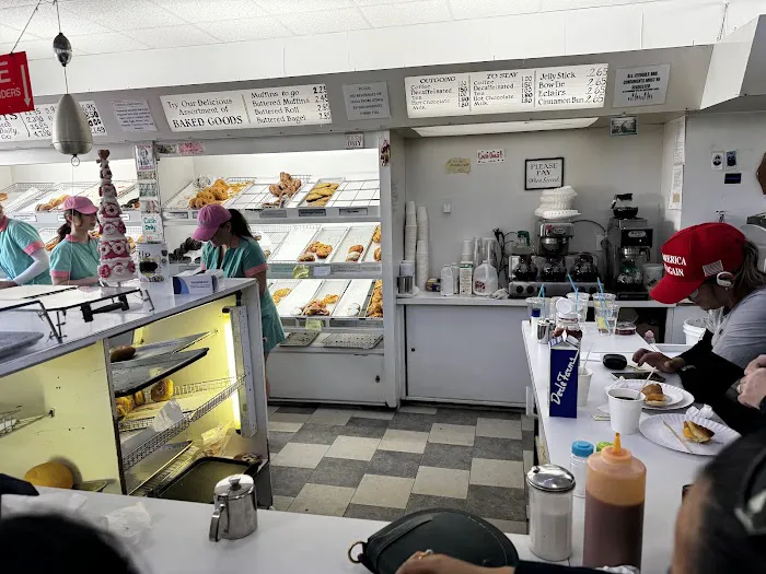 Peter Pan Donut & Pastry Shop Picture 2
