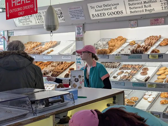 Peter Pan Donut & Pastry Shop Picture 3