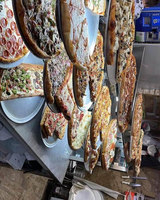 Greenpoint Original Pizza Picture 6