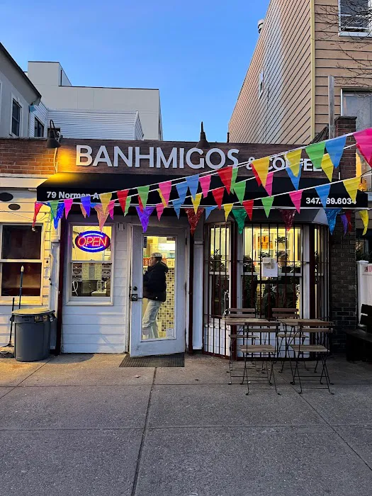 Banhmigos & Coffee Picture 10