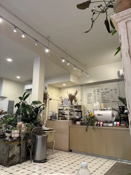 El Café at Ora Picture 4