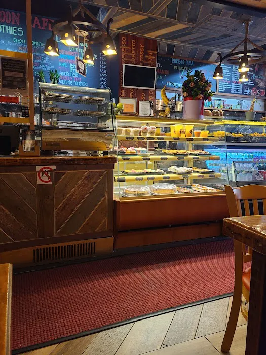 Full Moon Cafe Picture 2