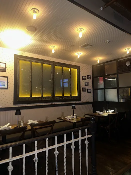 The Lowery Bar & Kitchen Picture 5