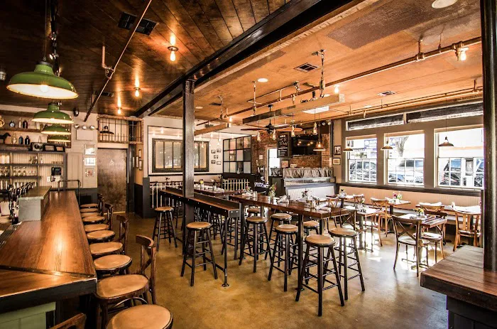 The Lowery Bar & Kitchen Picture 10